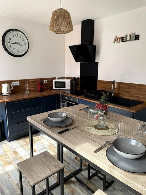 Maison Lumineuse, Proche Centre. Chateauroux Luaran gambar